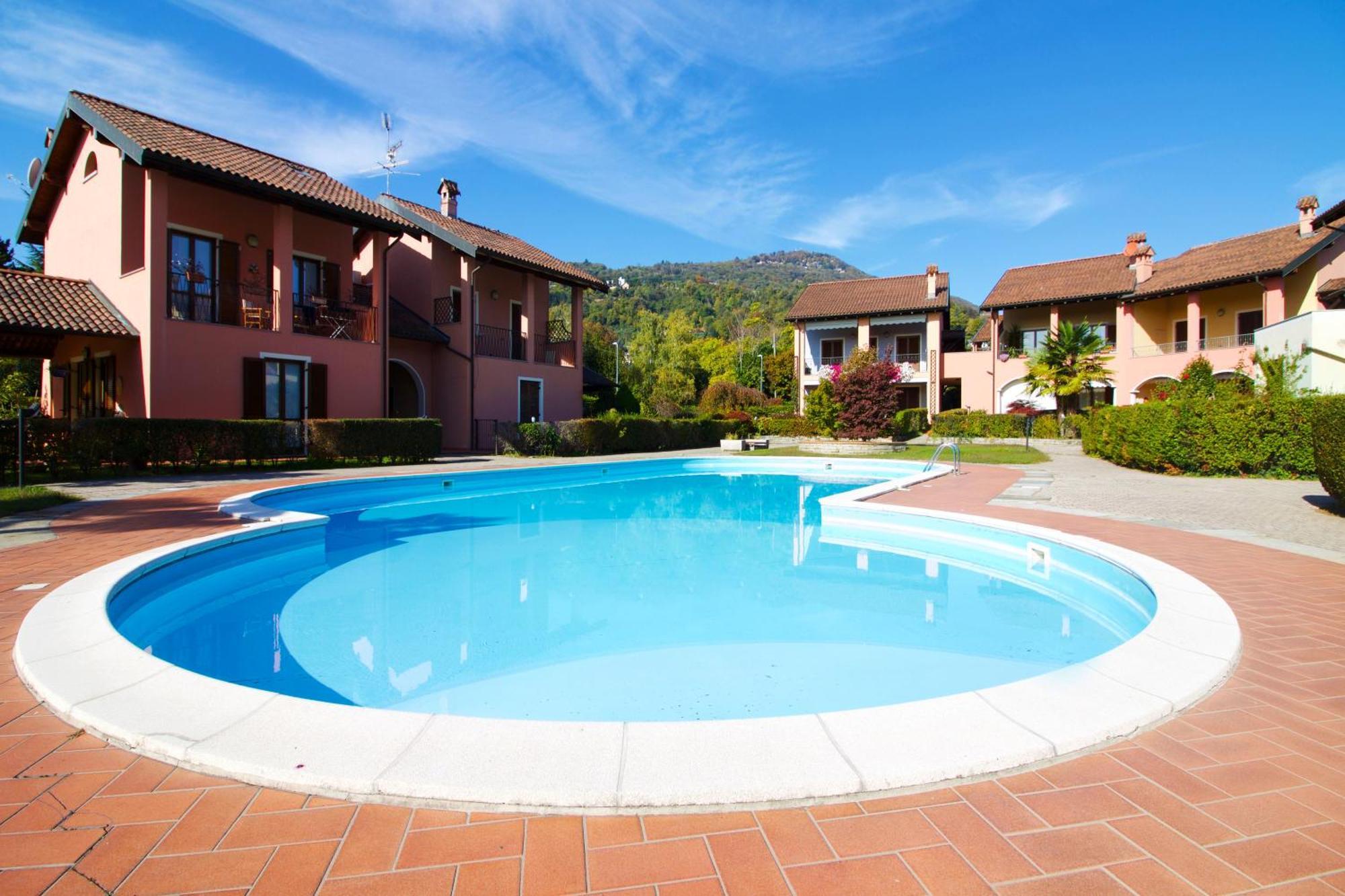 Sunflower Relax Pool And Terrace - Happy Rentals Lesa Exterior foto